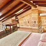 Emerald In Historic Center Apartment
