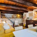 Apartment Emerald In Historic Center *