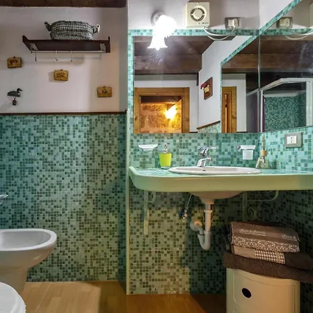 Emerald In Historic Center Daire