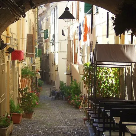 Emerald In Historic Center *